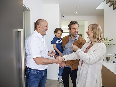 Ihr Traumhaus wartet Fertighaus: Schlüsselübergabe